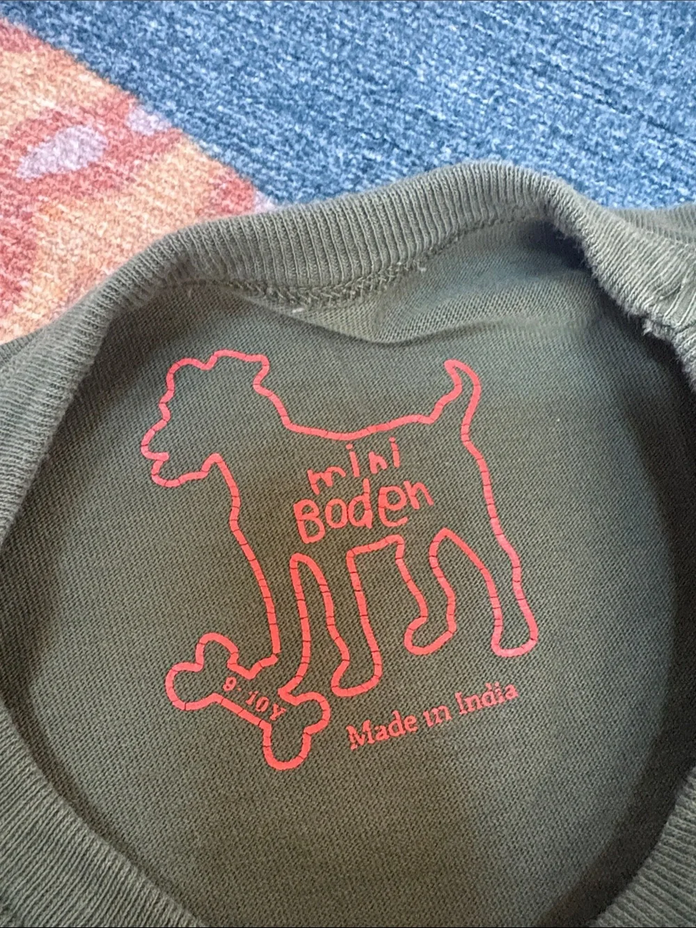 Mini Boden Olive Green Long-Sleeve Tee with Garden Tool Appliqués 9/10